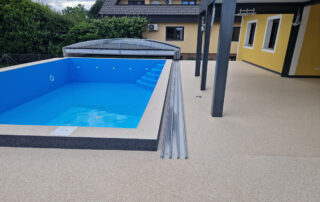 Poolumrandung Steinteppich